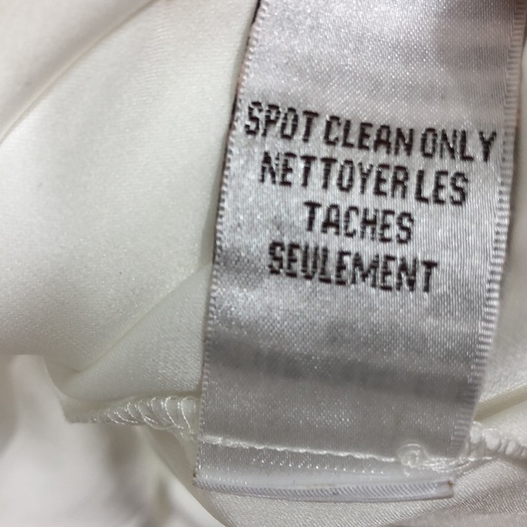 🆕Badgley Mischka>Ivory beaded wedding gown NWT - Picture 9 of 10